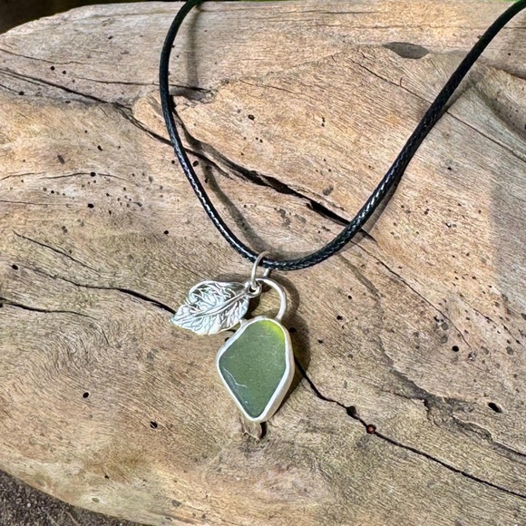 Green Sea glass Handmade 995 silver leaf charm soldered necklace beach - Picture 3 of 8